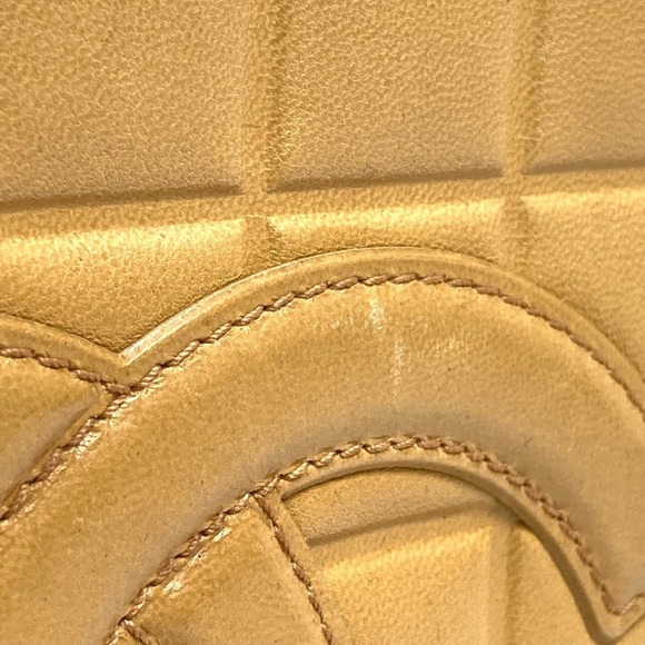 CHANEL Cream Logo Tote Bag - Picture 9 of 16